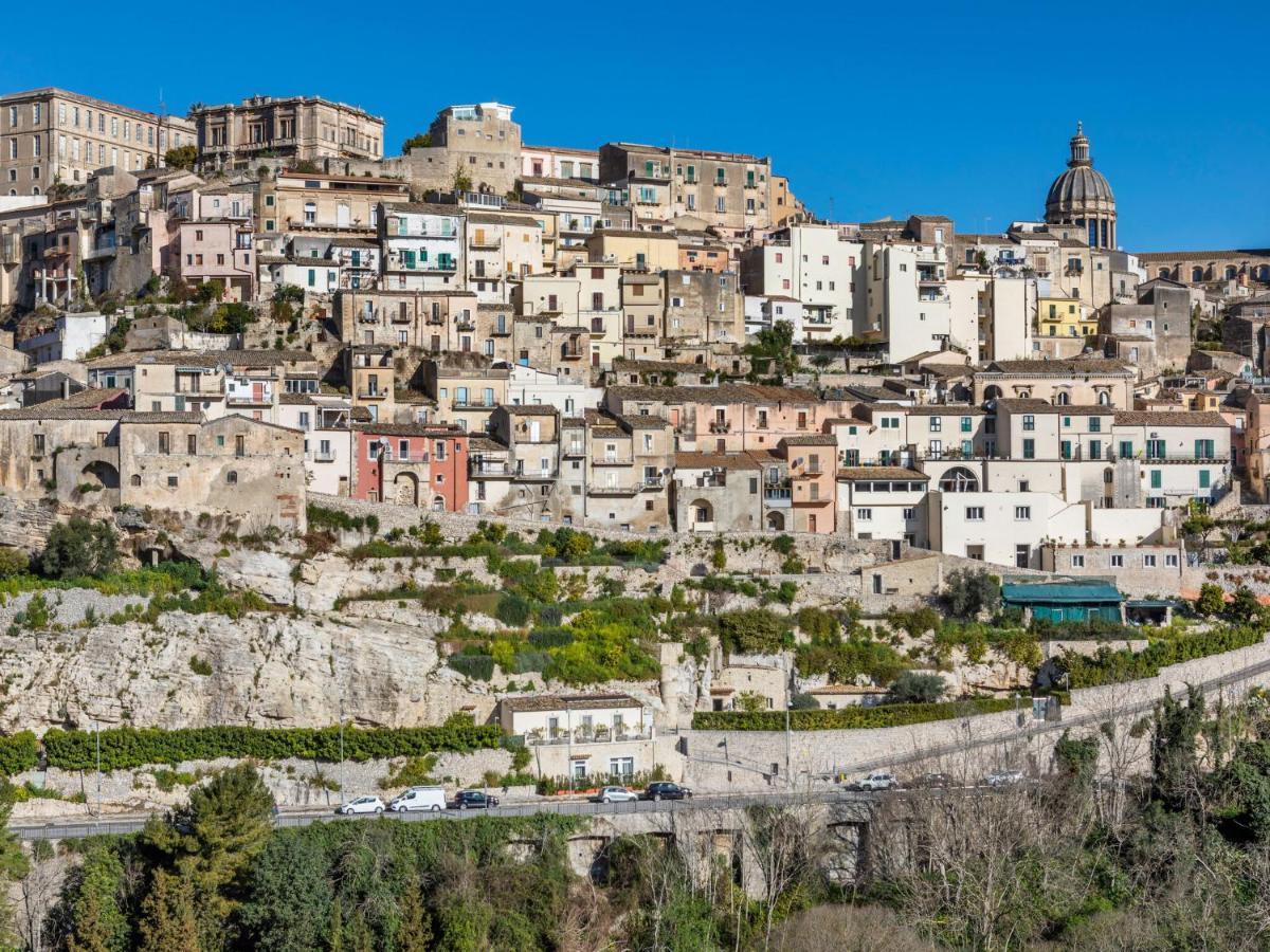 Vintage Holiday Home In Ragusa Ibla With Balcony Zewnętrze zdjęcie