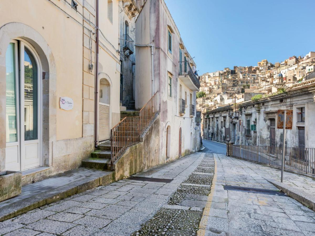 Vintage Holiday Home In Ragusa Ibla With Balcony Zewnętrze zdjęcie